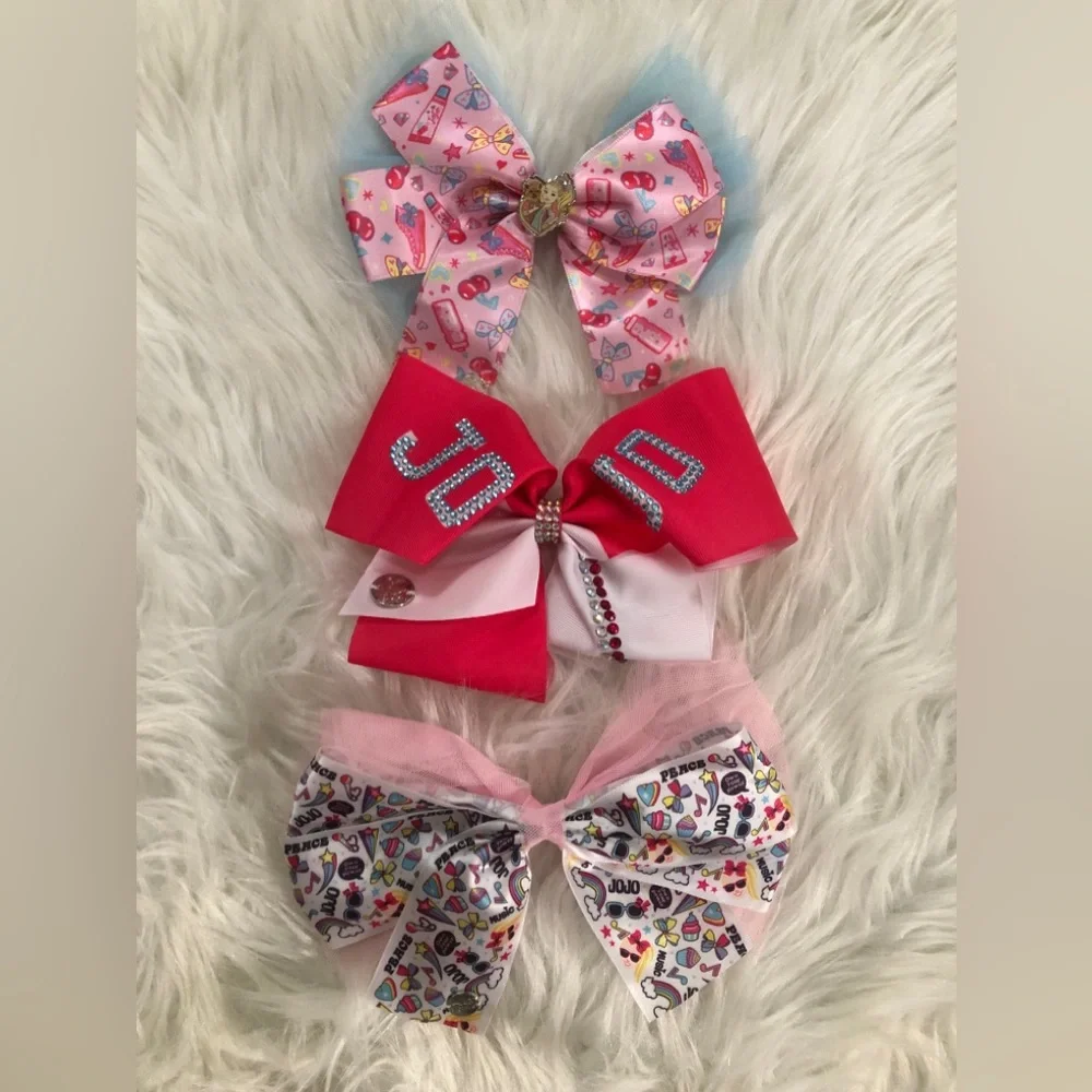 3 Jojo Siwa bows